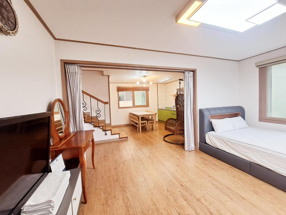 Jeju Gillime Pension Exterior photo